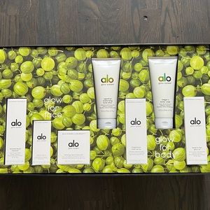 The gift of Alo Glow!!! Complete Alo Yoga skincare set brand new!
